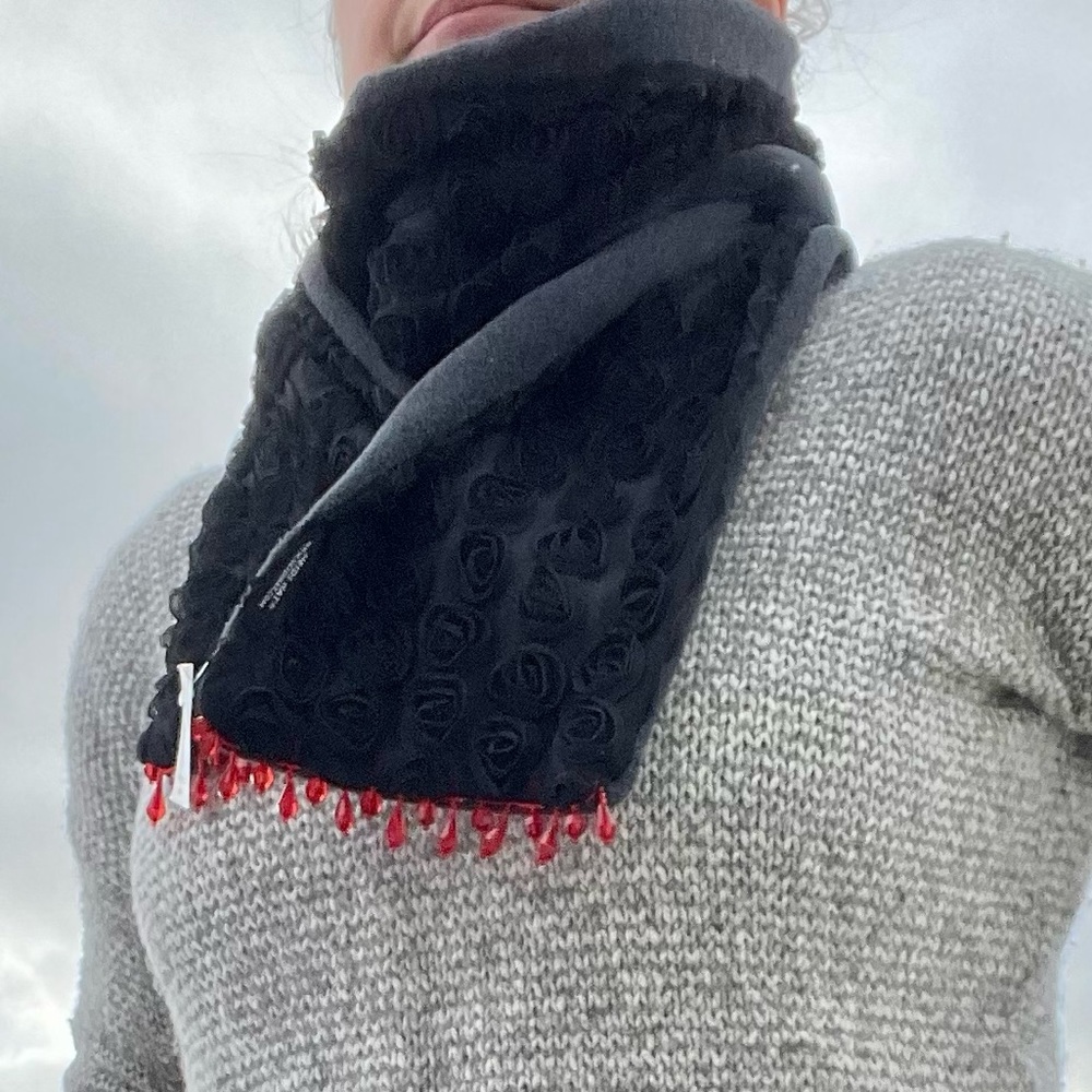 NWT Heidi Hat tulle rose bud and fleece scarf.